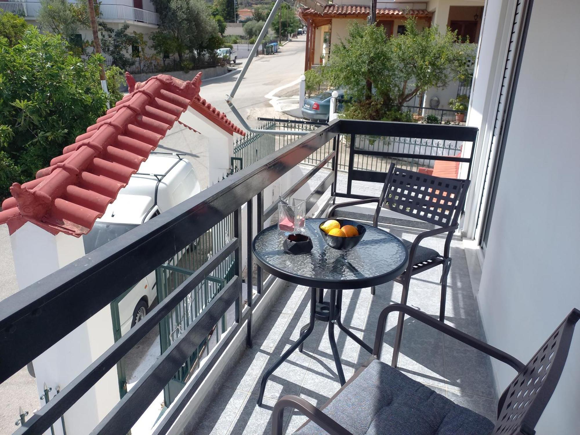 Triζin Apartment Galatas  Exterior photo
